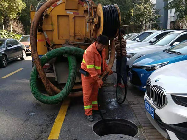 和平镇排污管道清淤
